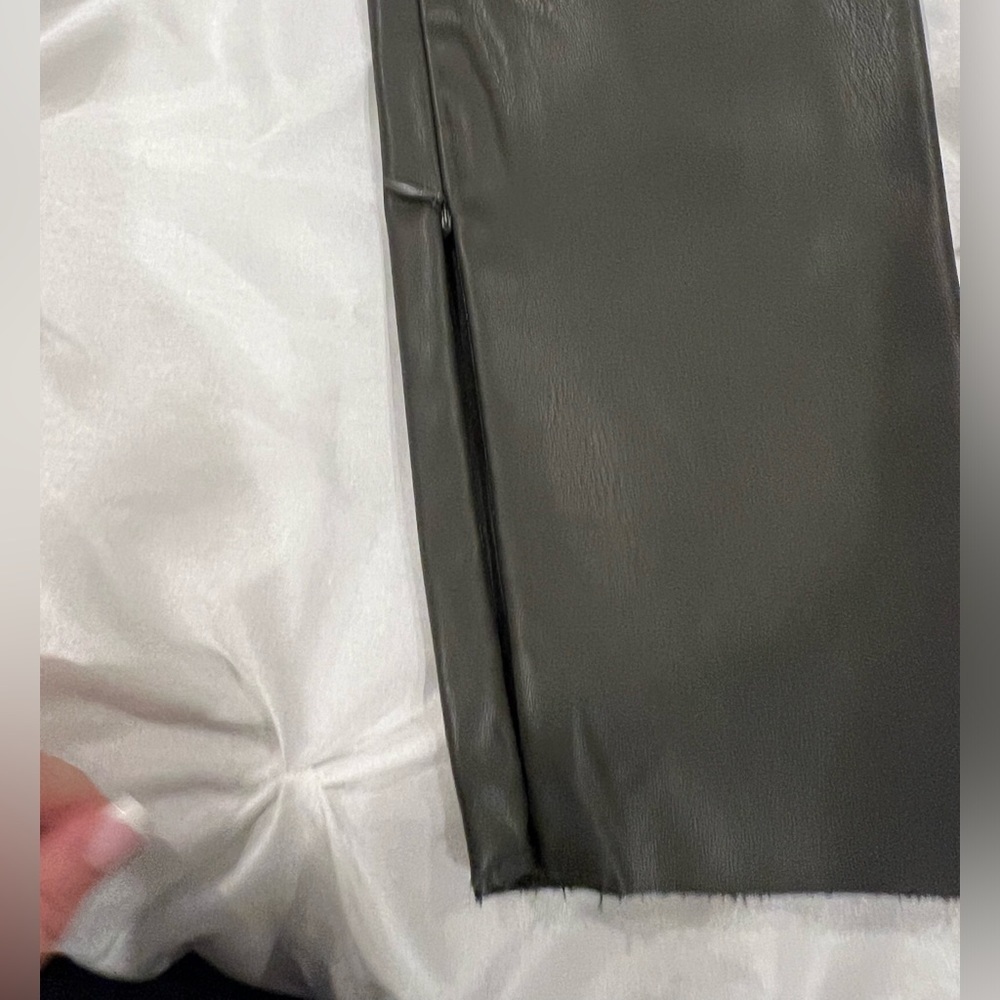 NWOT ZARA ARMY GREEN FAUX LEATHER PANTS SIZE XS - Picture 6 of 9